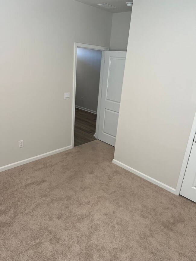 Building Photo - 331 Gringott Ln