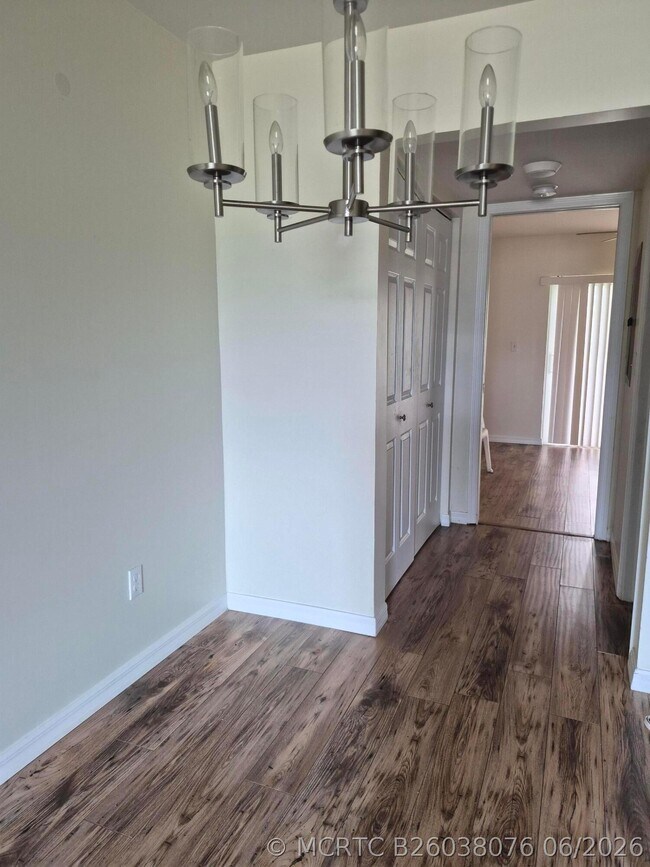 Building Photo - 27 Easthampton B