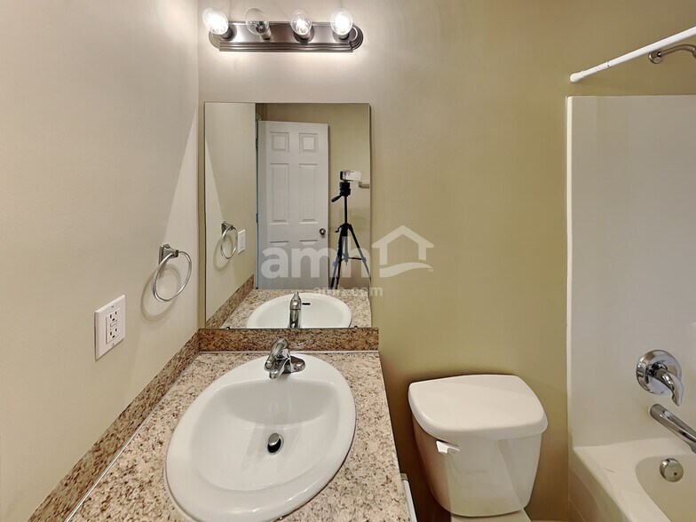 Building Photo - 5252 S 4300 W