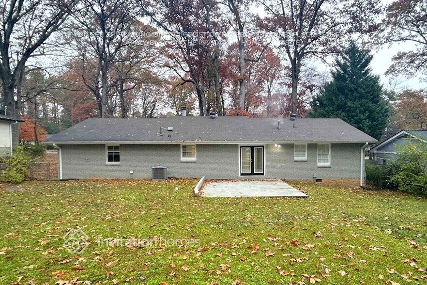 Building Photo - 4461 Locksley Rd