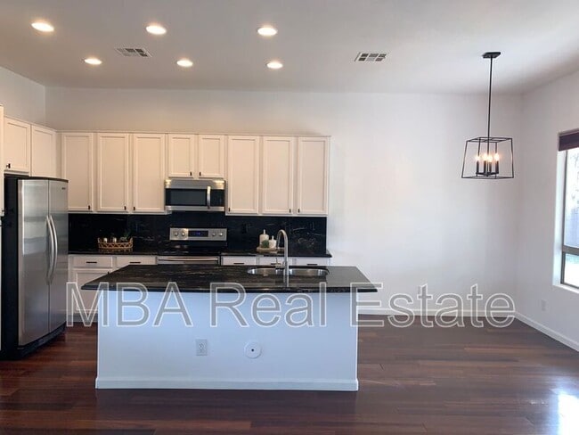 Building Photo - 16824 N 63rd St