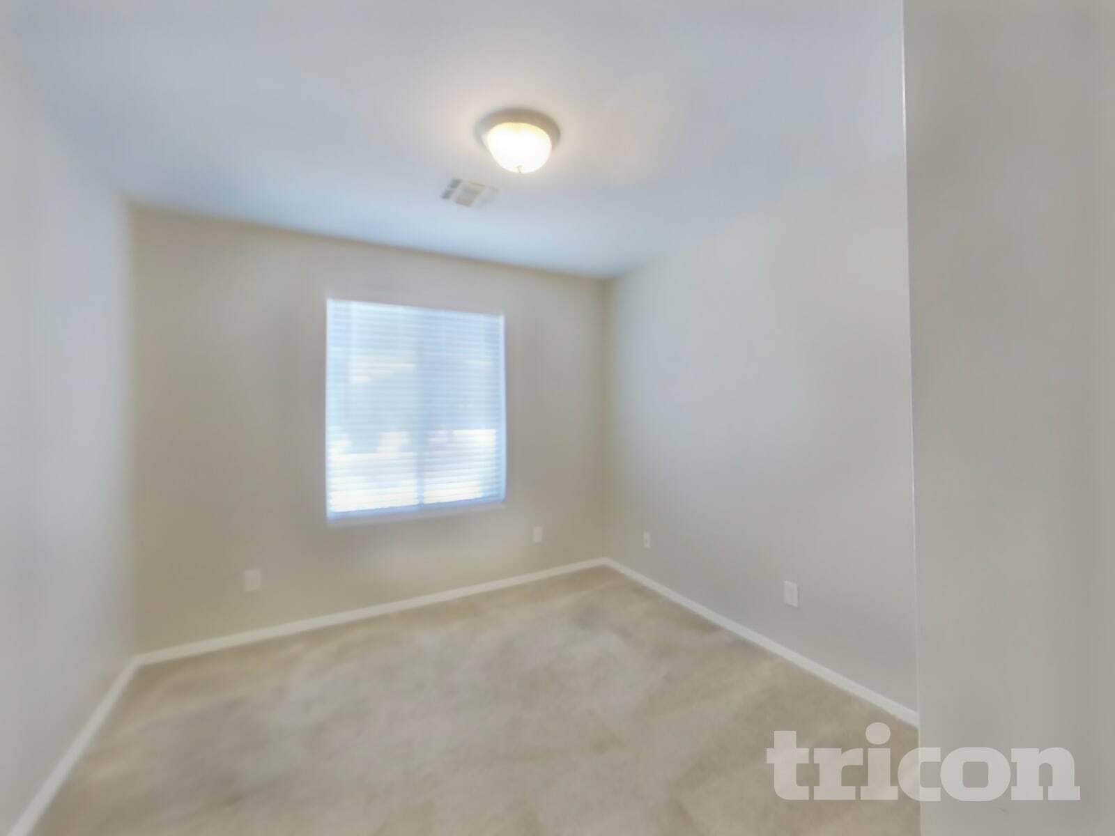 Building Photo - 1502 E Mayfield Dr