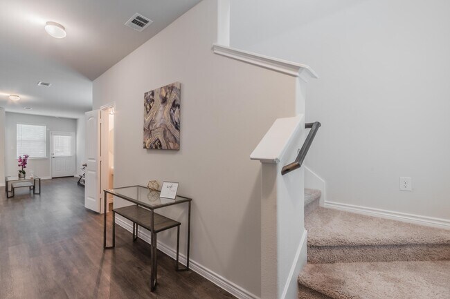 Building Photo - 1441 Tall Pine Way