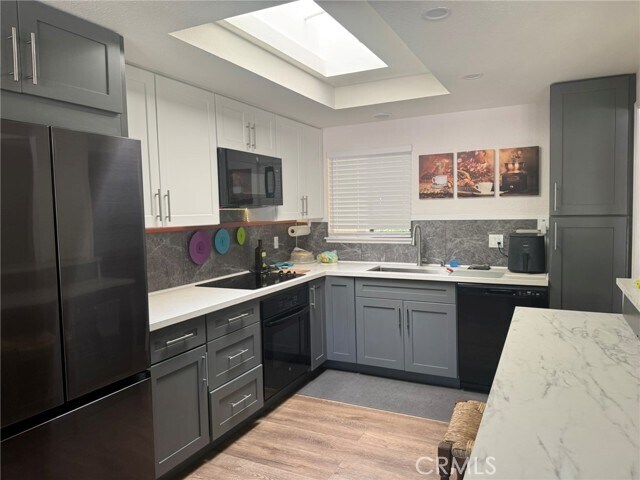 Building Photo - 861 Ronda Mendoza