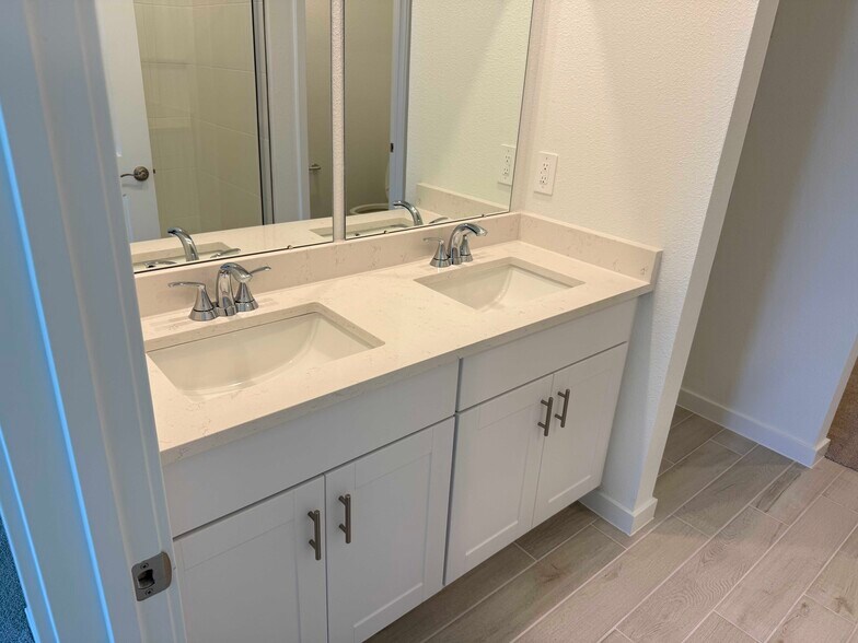 Building Photo - 74 Tequesta Ct