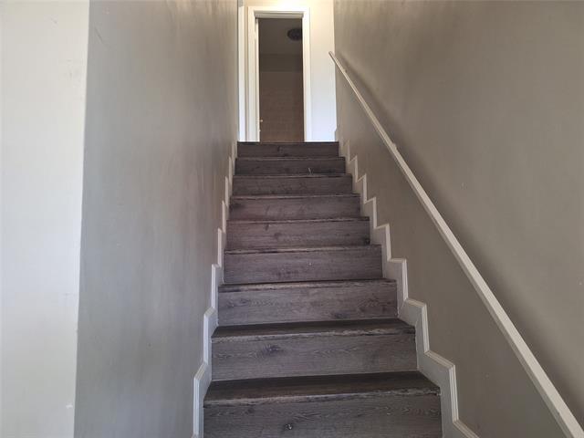 Building Photo - 8430 Birchcroft Dr