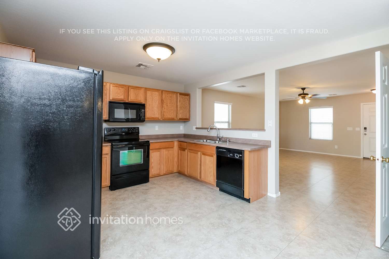 Building Photo - 2328 E Meadow Creek Way