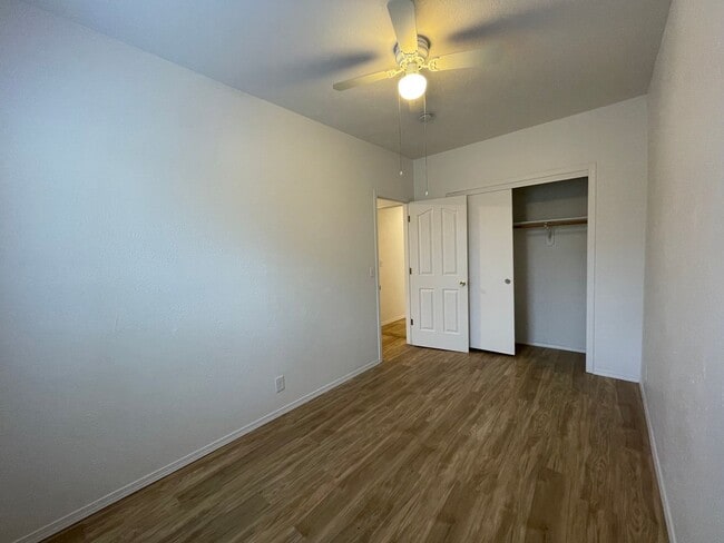 Building Photo - Charming and Updated 1913's Home! Woodstoc...