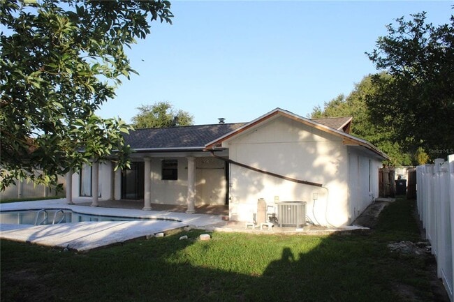 Building Photo - 5556 Pentail Cir