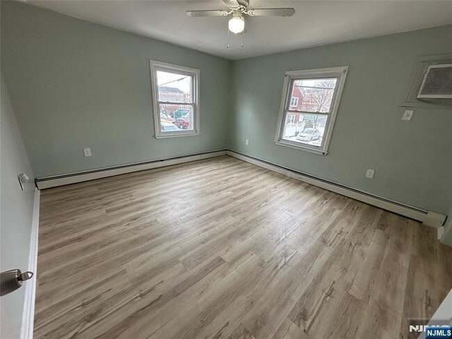 Building Photo - 8 Laird Pl