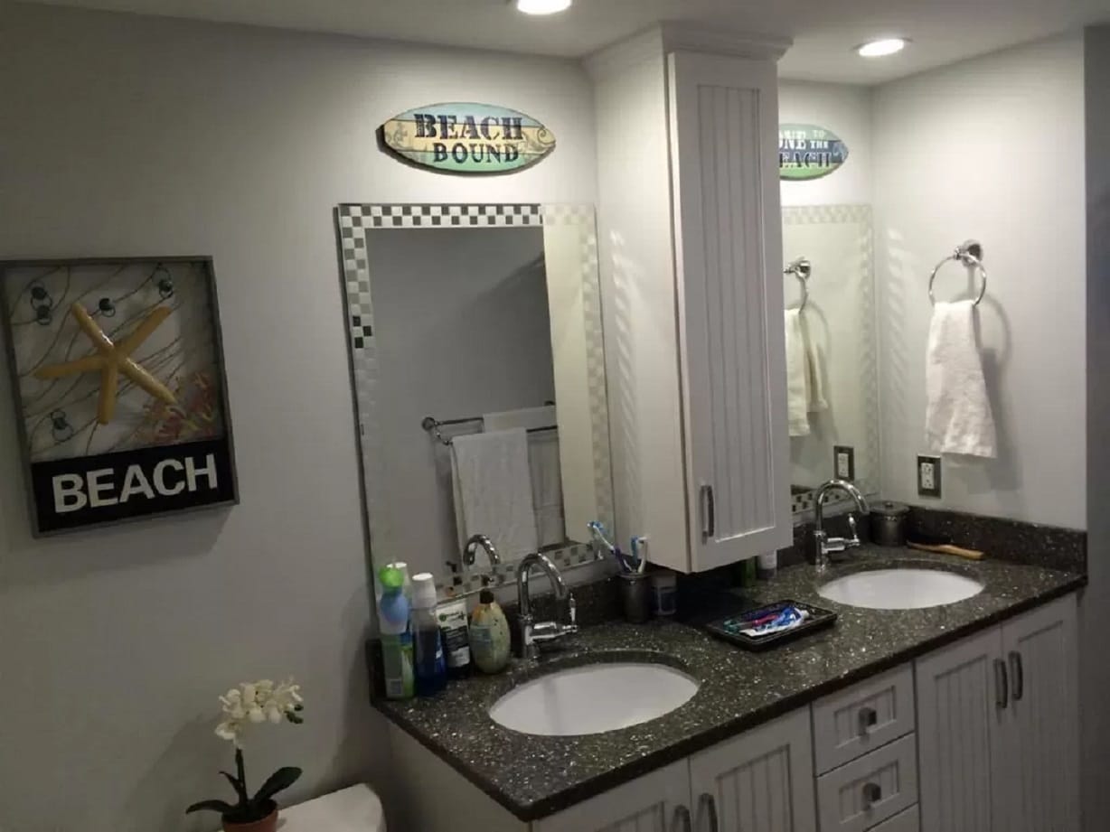 2nd bathroom - 1 E Grand Ave