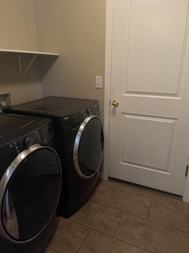 Building Photo - 2821 Rigden Pkwy