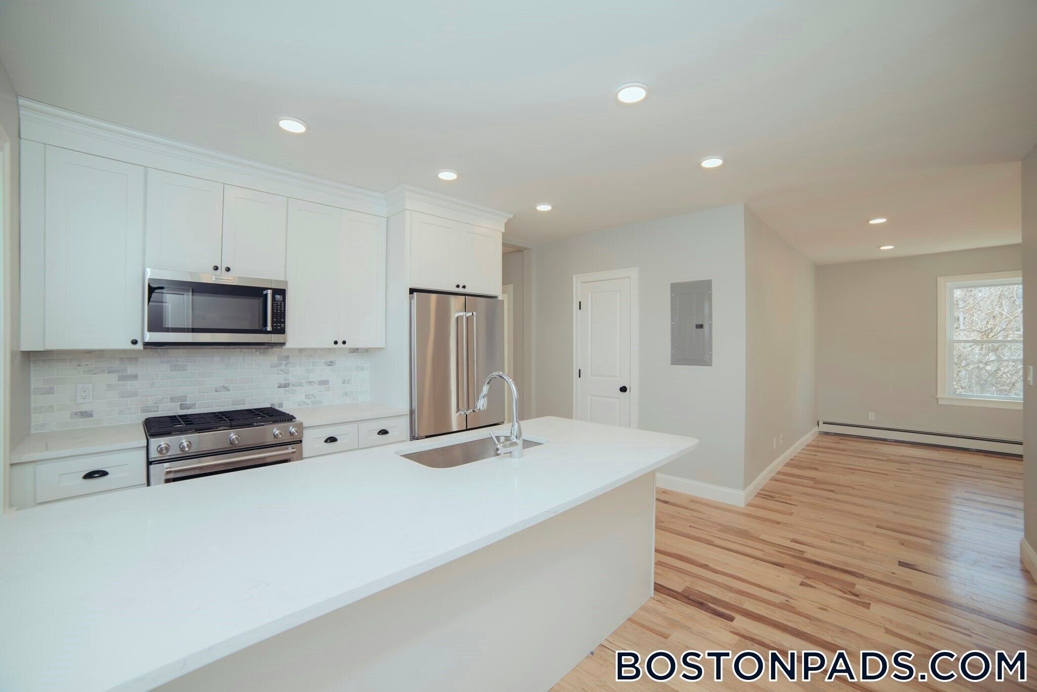 Building Photo - 10 Duffley Ct