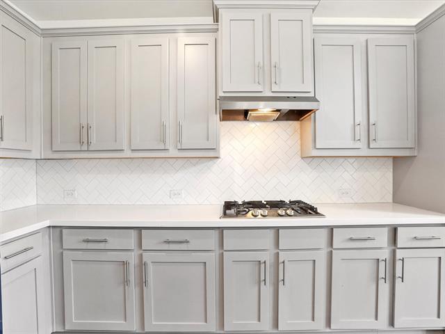 Building Photo - 5604 Crestview Dr