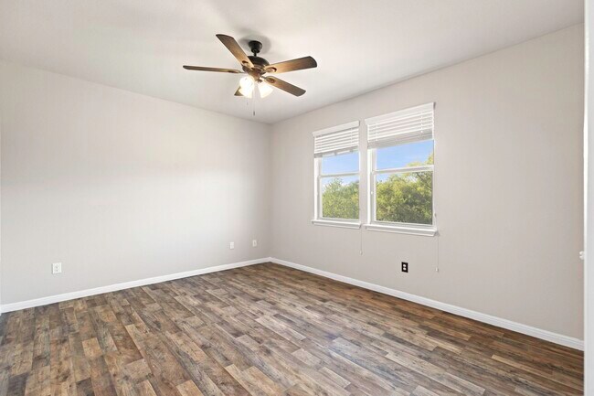 Building Photo - 253 Eagle Brook Ln