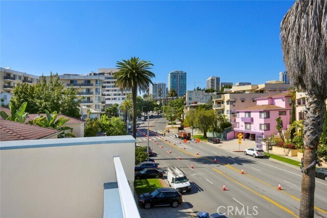 Building Photo - 1423 S Beverly Glen Blvd
