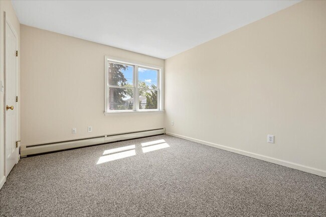 Building Photo - 257 Seaside Ave