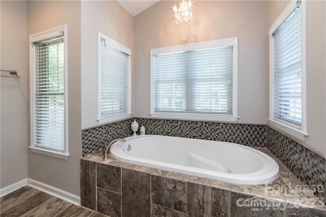 Building Photo - 8511 Viking Dr