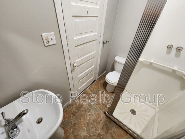 Building Photo - 2044 N 11th St