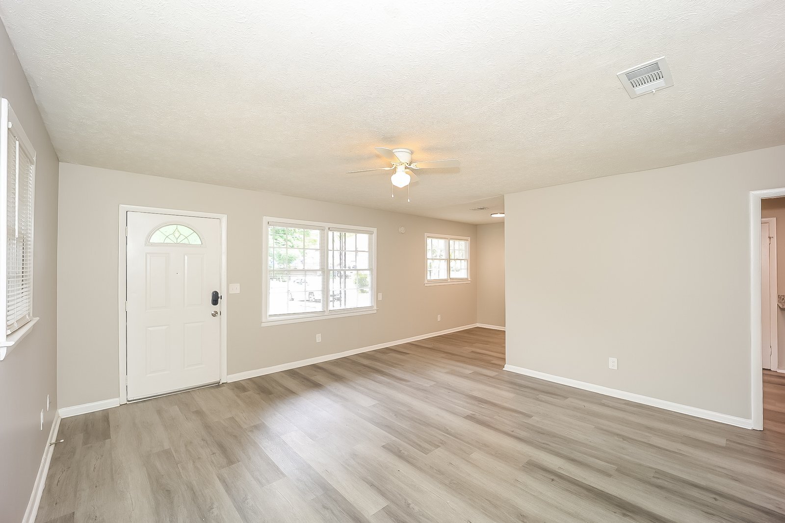 Building Photo - 1122 Briarwood Ave