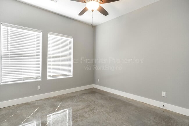 Building Photo - 1419 S 7th Ave