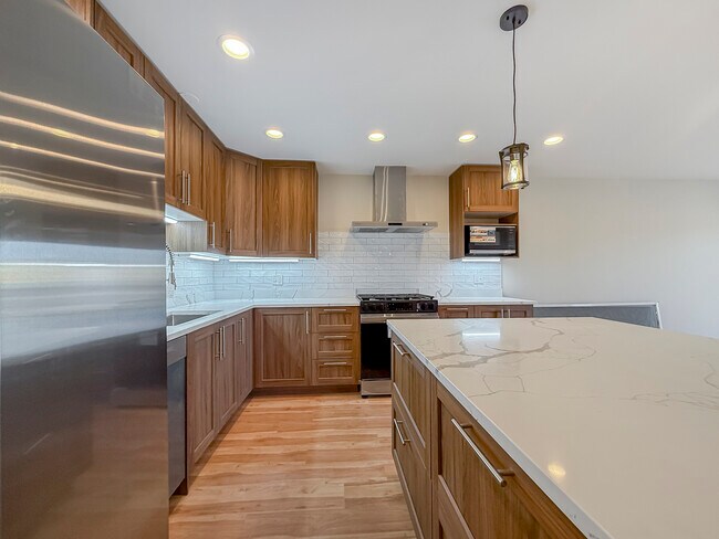 Building Photo - 6417 W Irving Park Rd