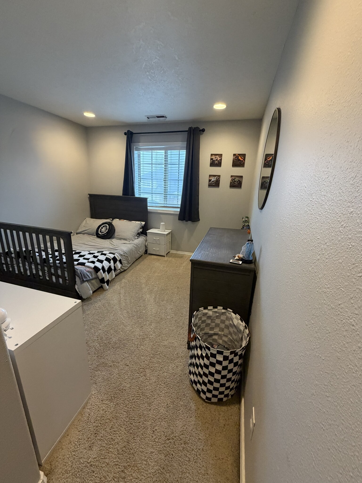 Building Photo - 7396 Pineview St NE