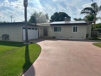 Building Photo - Super Clean 3 Bedroom Home with RV Parking