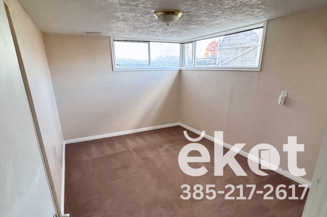 Building Photo - 14551 S Camp Williams Rd