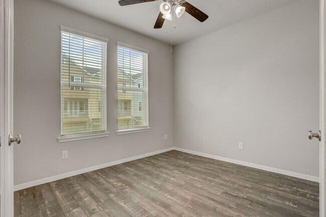 Building Photo - 2714 Veranda Falls