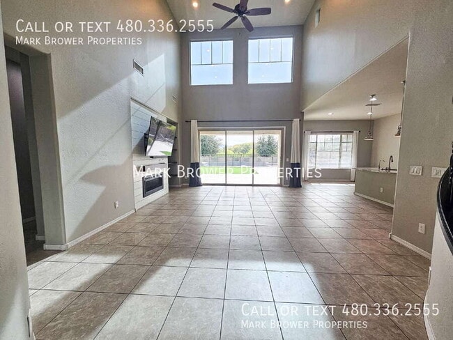 Building Photo - 3345 E Indigo St