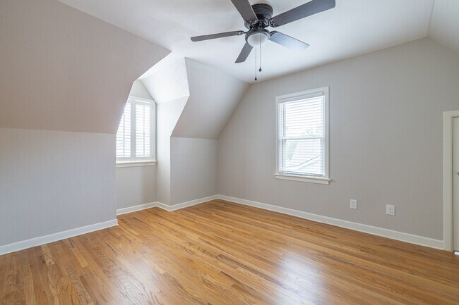 Building Photo - Charming 2-Story Home in Tech Terrace!