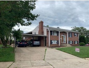 Building Photo - Redgate