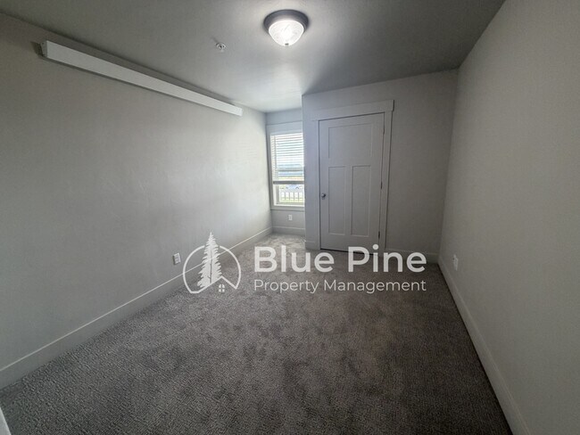 Building Photo - 6255 Freedom Rd