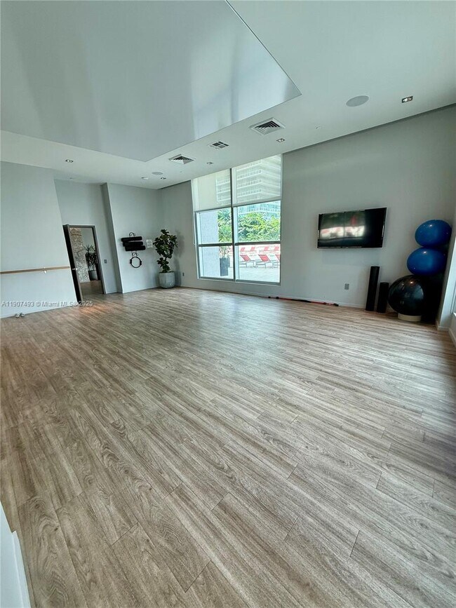 Building Photo - 1100 S Miami Ave