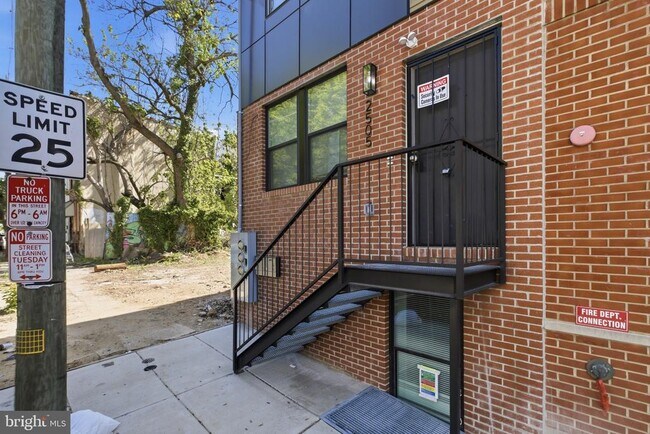 Building Photo - 2505 N 11th St