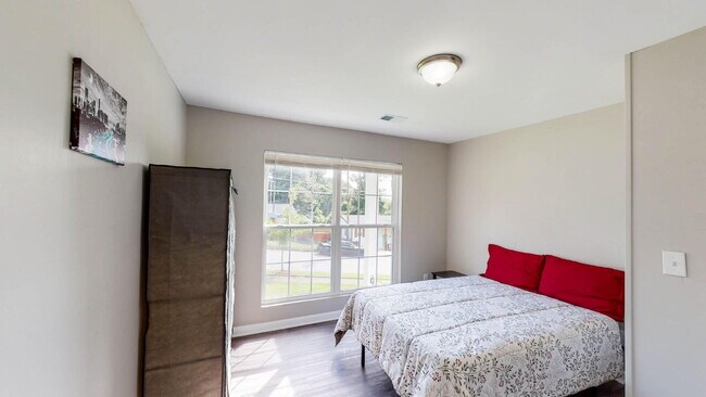 Building Photo - Thomasville Heights Home