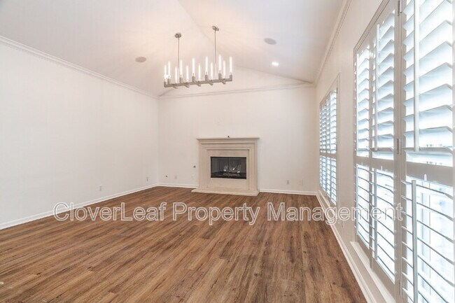 Building Photo - 2643 Inwood Briar