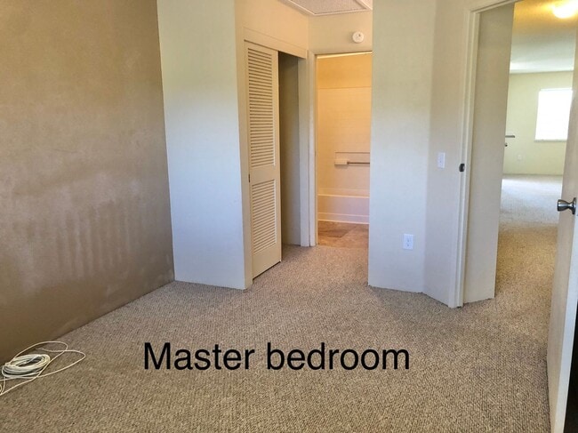 Building Photo - Northpointe - 2 bedroom, 2 bath, 2 pkg  up...