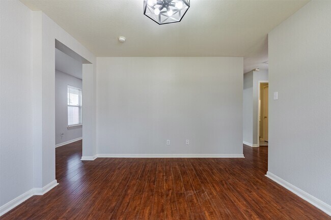 Building Photo - 15823 Kings Cypress Ln