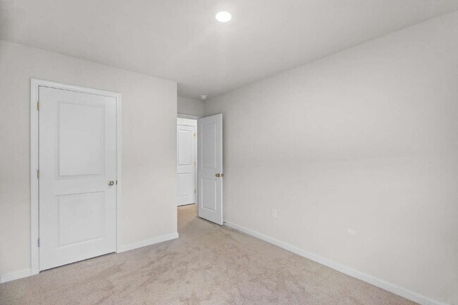 Building Photo - Trolley Run Townhome!