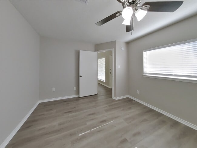 Building Photo - 5907 Misty Meadow St