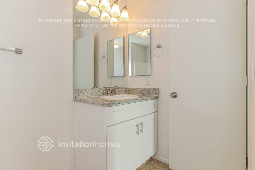 Building Photo - 15429 W Cameron Dr