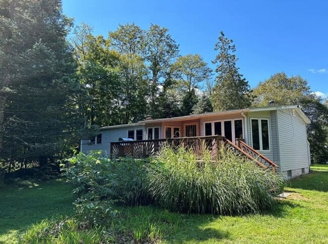 Building Photo - 1501 NY 9G LLC
