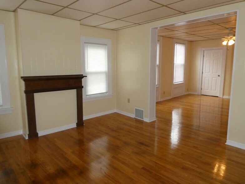 Building Photo - 314 Saratoga St