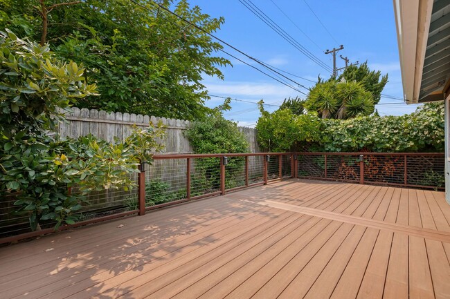 Building Photo - Charming 3-Bed, 2-Bath Home for Rent in Go...