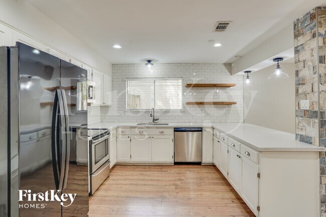 Building Photo - 11923 S Red Cedar Cir