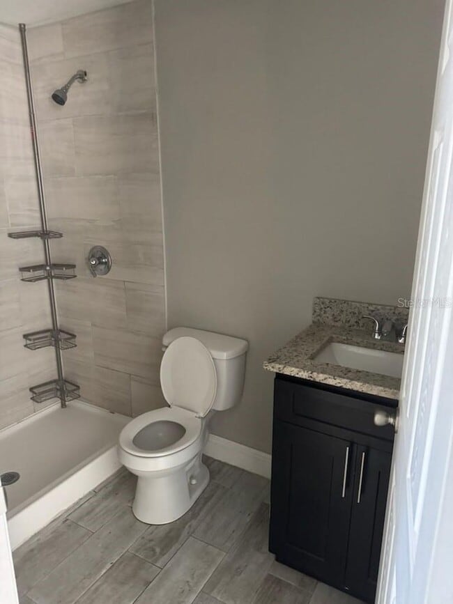 Building Photo - Kissimmee Home