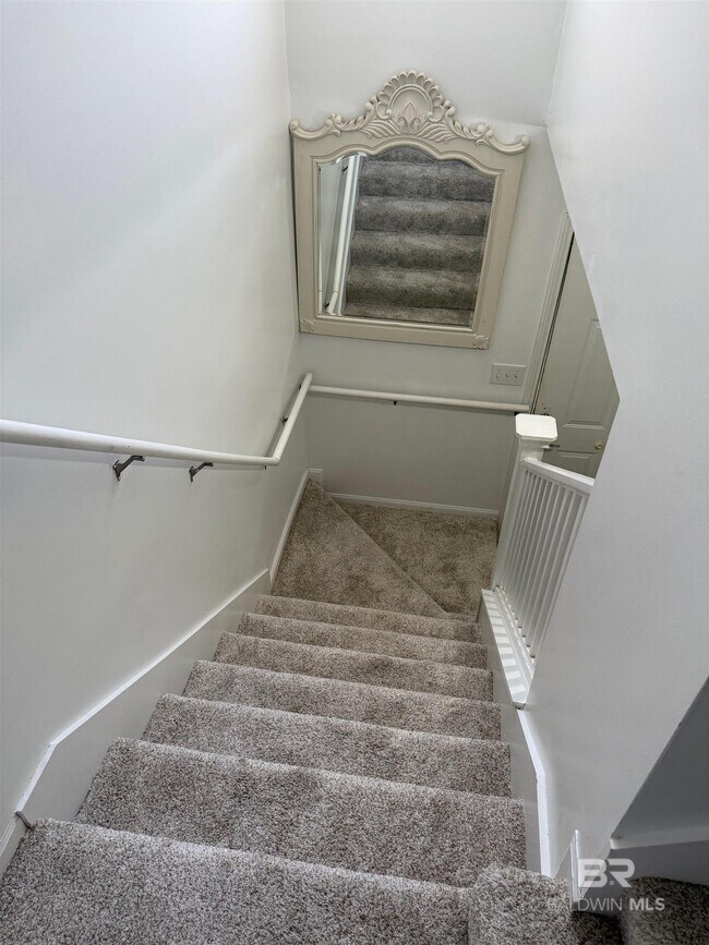 Building Photo - 1517 Regency Rd