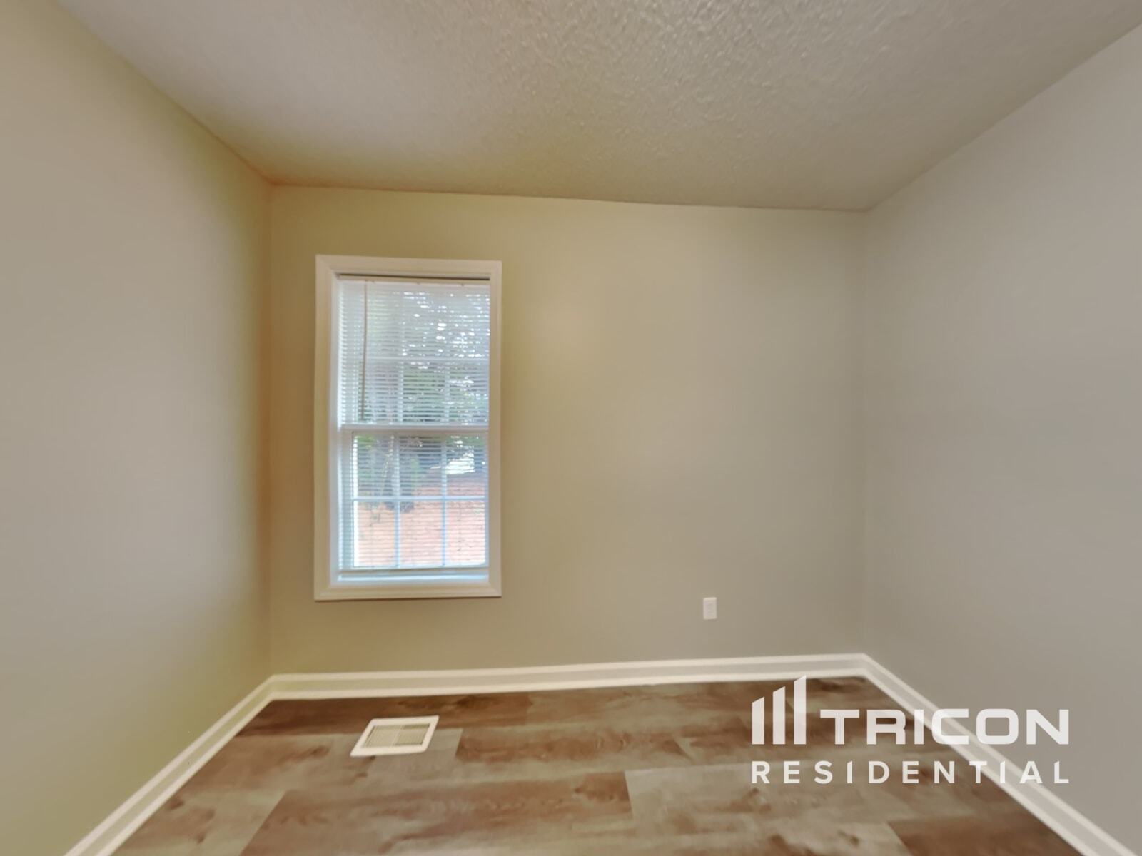 Building Photo - 701 Avondale Dr